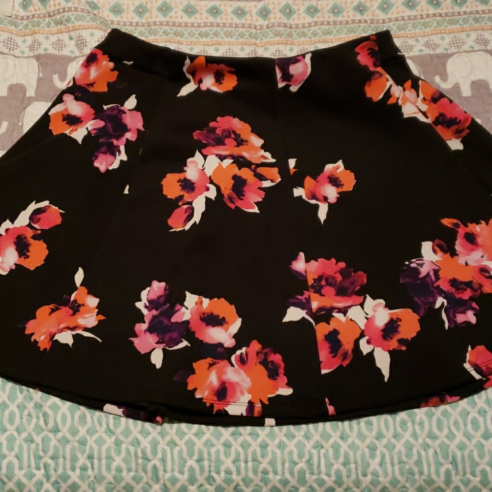 Decree skirt